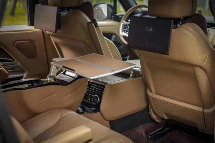 Land Rover Upgrades Luxury 4-seater